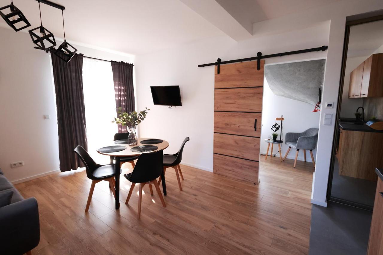 Raba Resort - Domki I Apartamenty Pod Krakowem Гдув Экстерьер фото