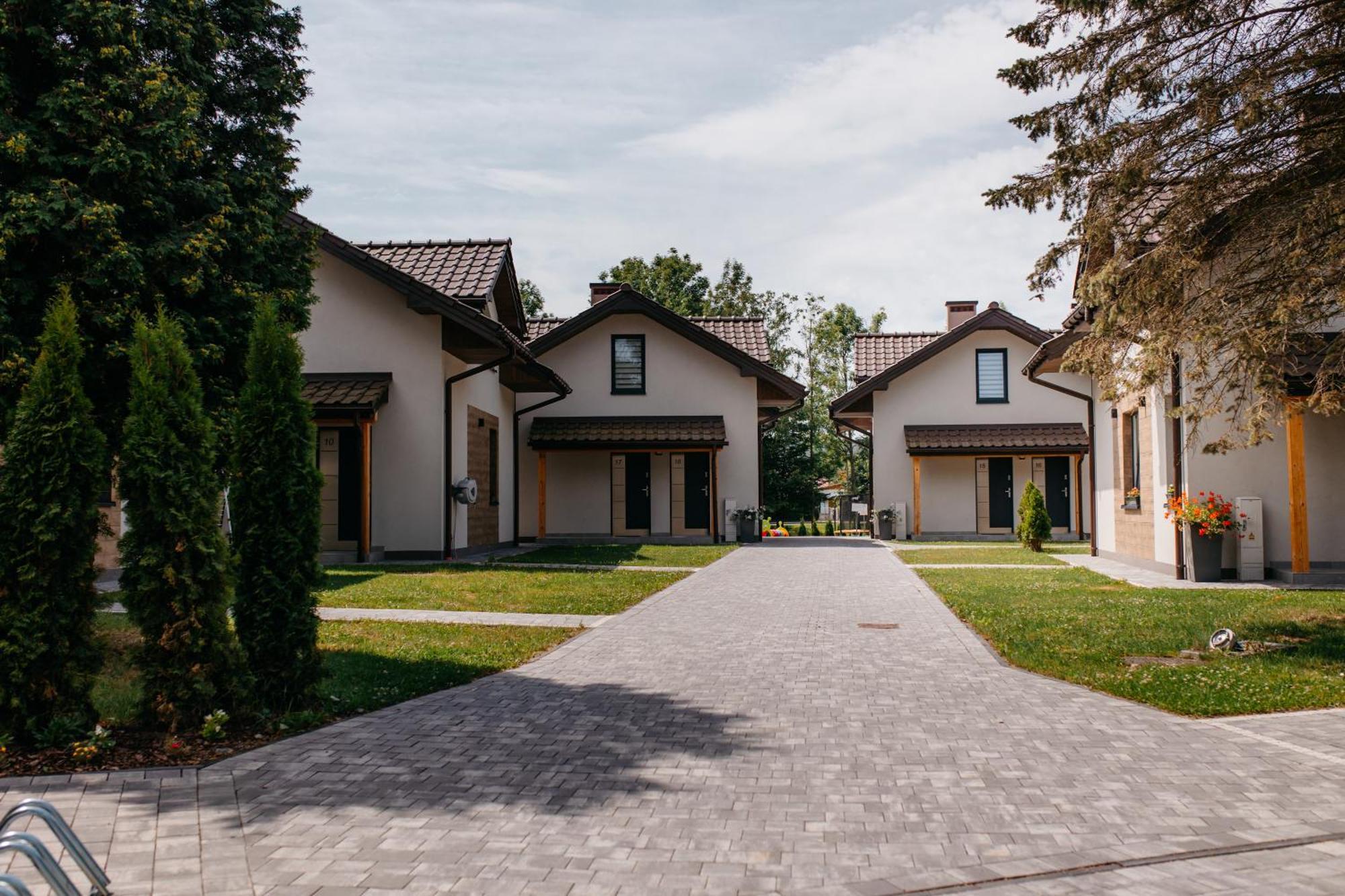 Raba Resort - Domki I Apartamenty Pod Krakowem Гдув Экстерьер фото